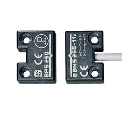 Schmersal 101120671 Magnetic Safety Sensor 1m Cable